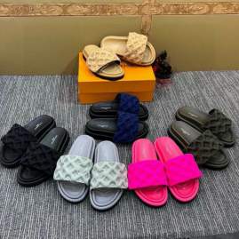 Picture of Louis Vuitton Slippers _SKULVsz35-455cmmnf02201148